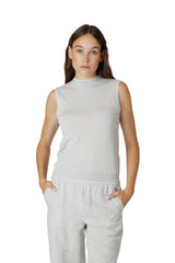 SLEEVELESS CREWNECK SWEATER