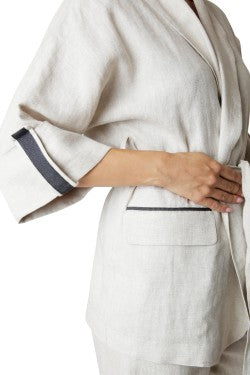 JACKET WITH BELT