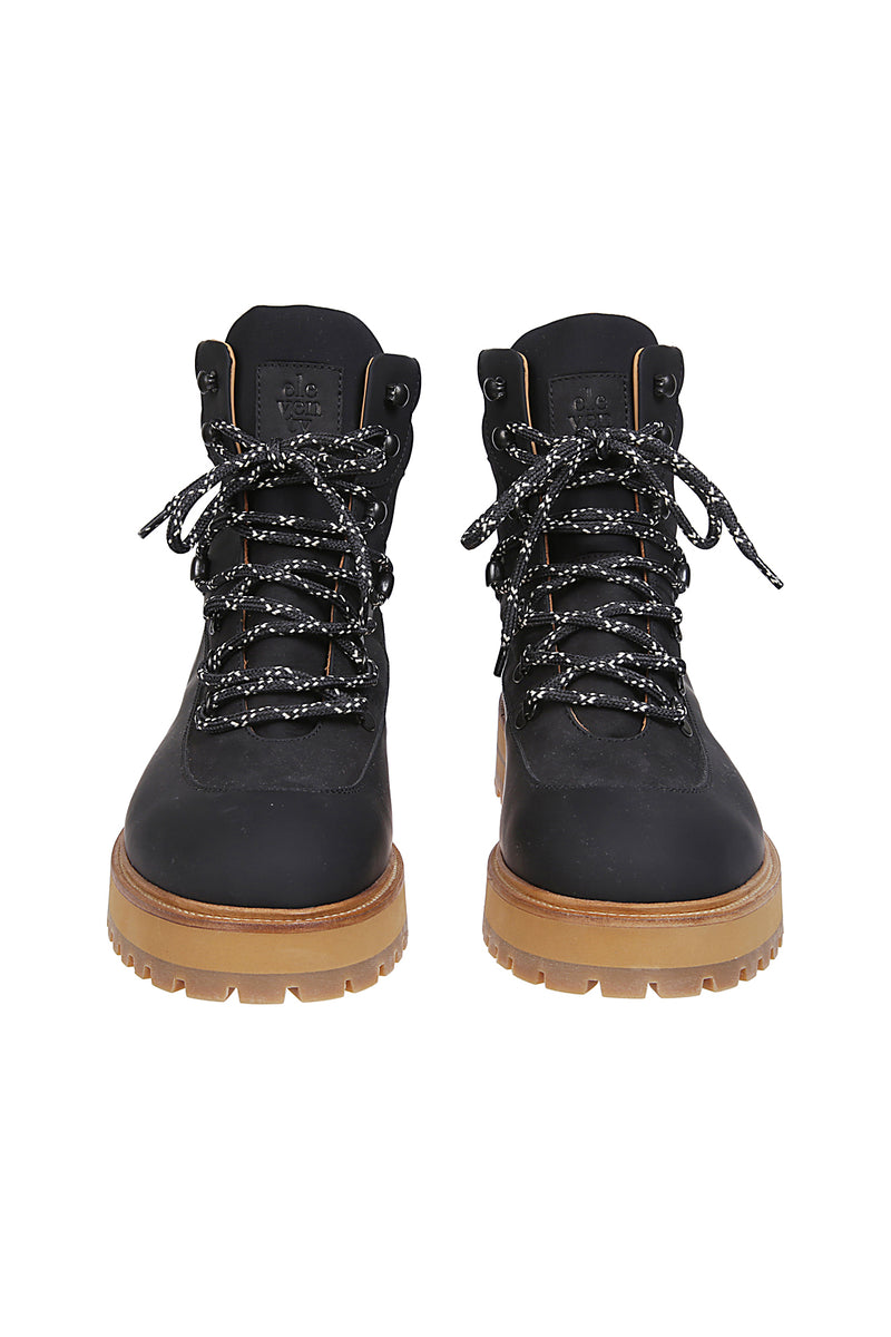 Leather and Nabuk shoe