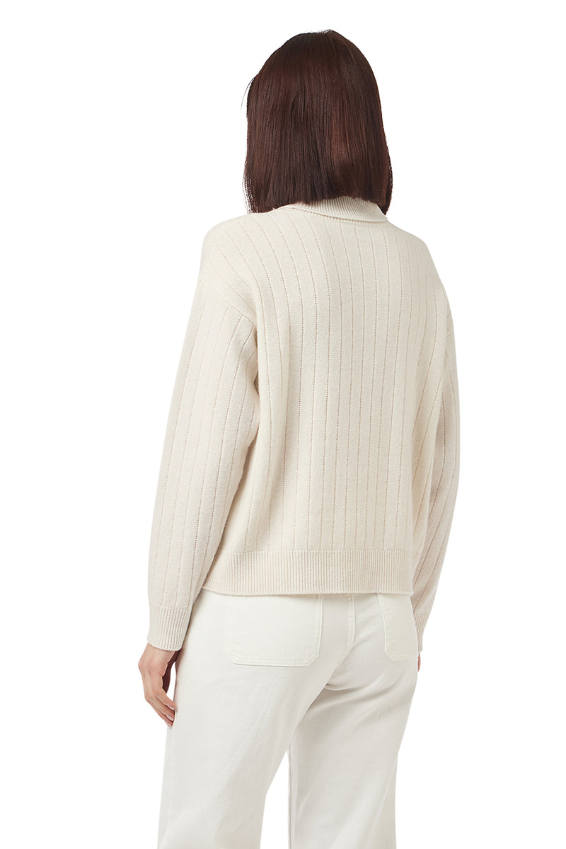 RIBBED TURTLENECK SWEATER