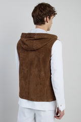 GILET CON CAPPUCCIO SUEDE